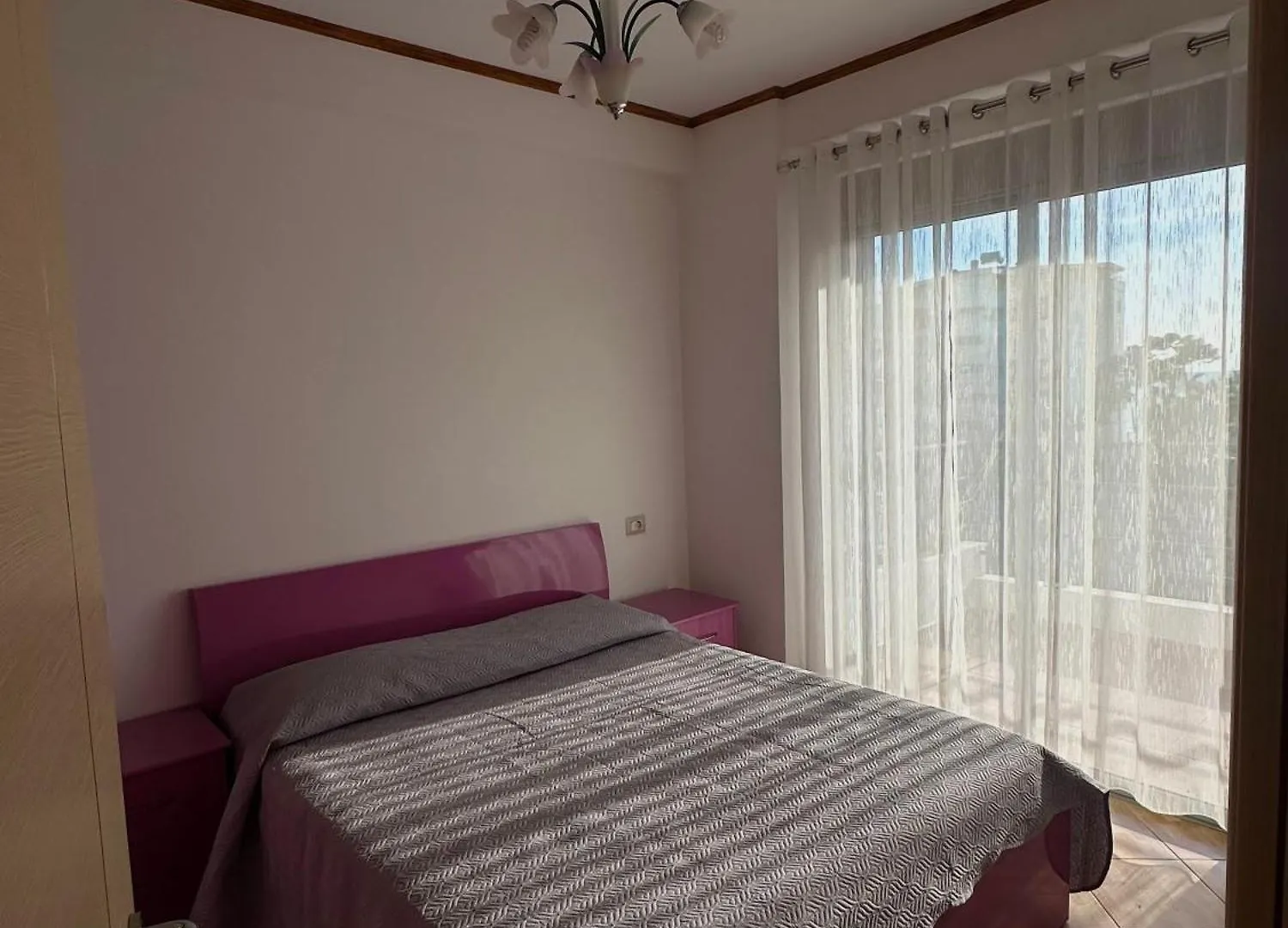 Ak Apartment Дуррес
